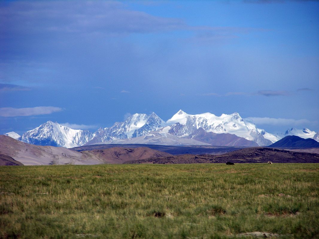 Tibet Kailash 04 Saga to Kailash 19 Nepal Mountains from past Paryang